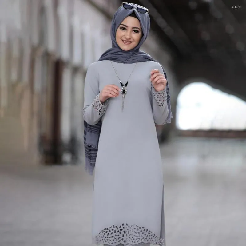 Etniska kläder 2022 Dubai turkiska muslimska kostym Abaya Robe Set Burning Flower Långärm T-shirt klänning Spring Tvådel