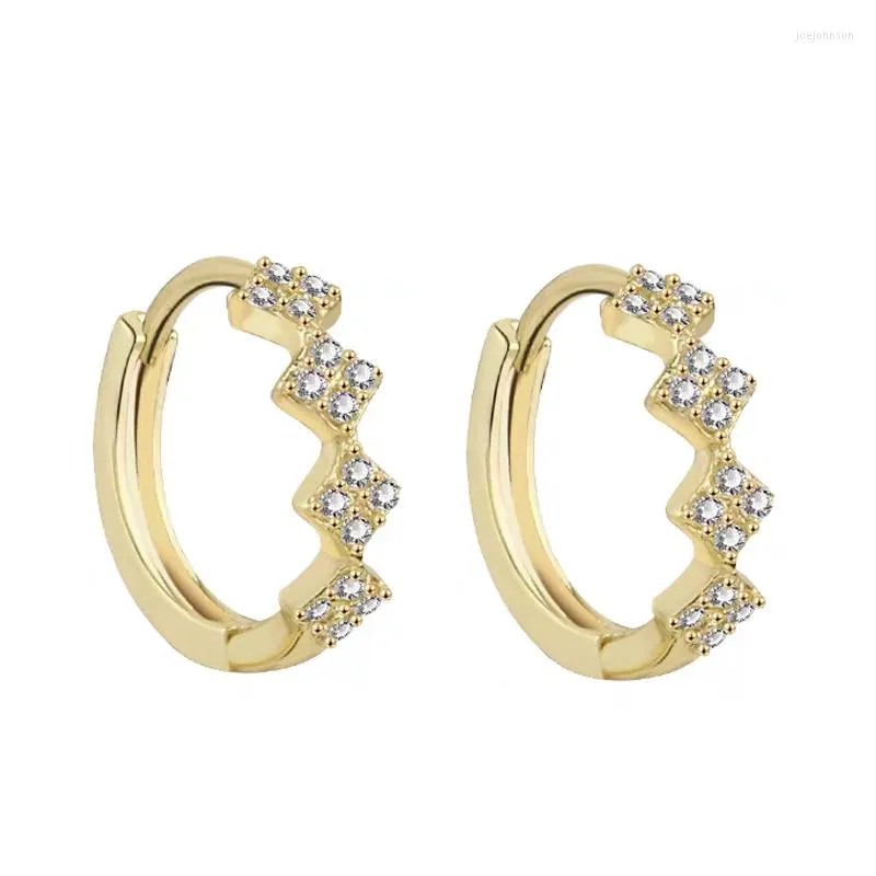 Boucles d'oreilles créoles plaquées or Hug Zircon cartilage d'oreille mince pour les femmes avec des bijoux perforés minimaux ronds