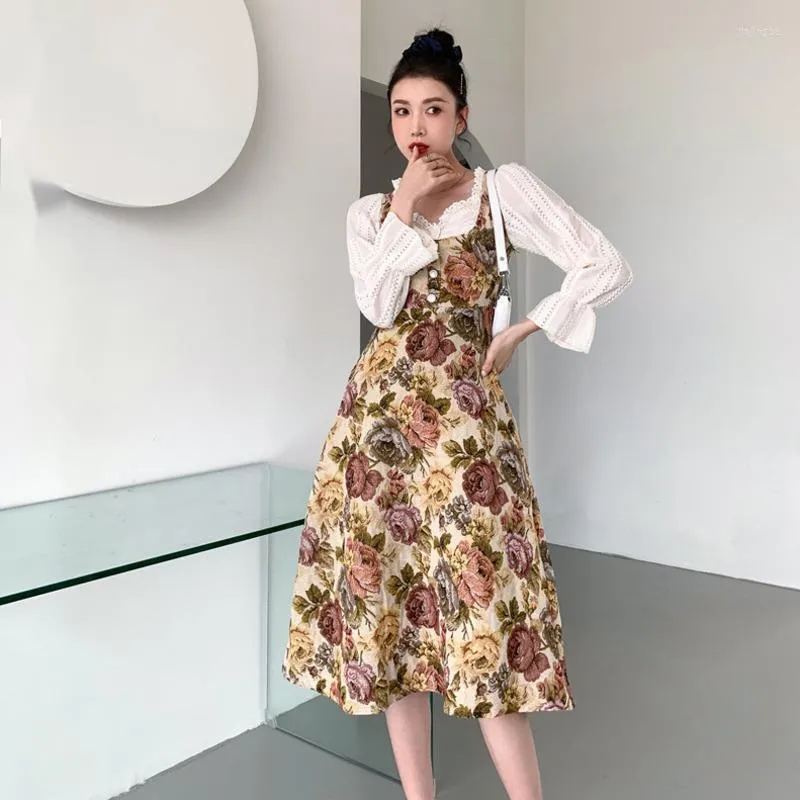 Casual Dresses 2022 Autumn Square Collar Floral Print A Line Lady Vintage Flare Sleeve Jacquard Lace Two Piece Dress Women Fashion Robe