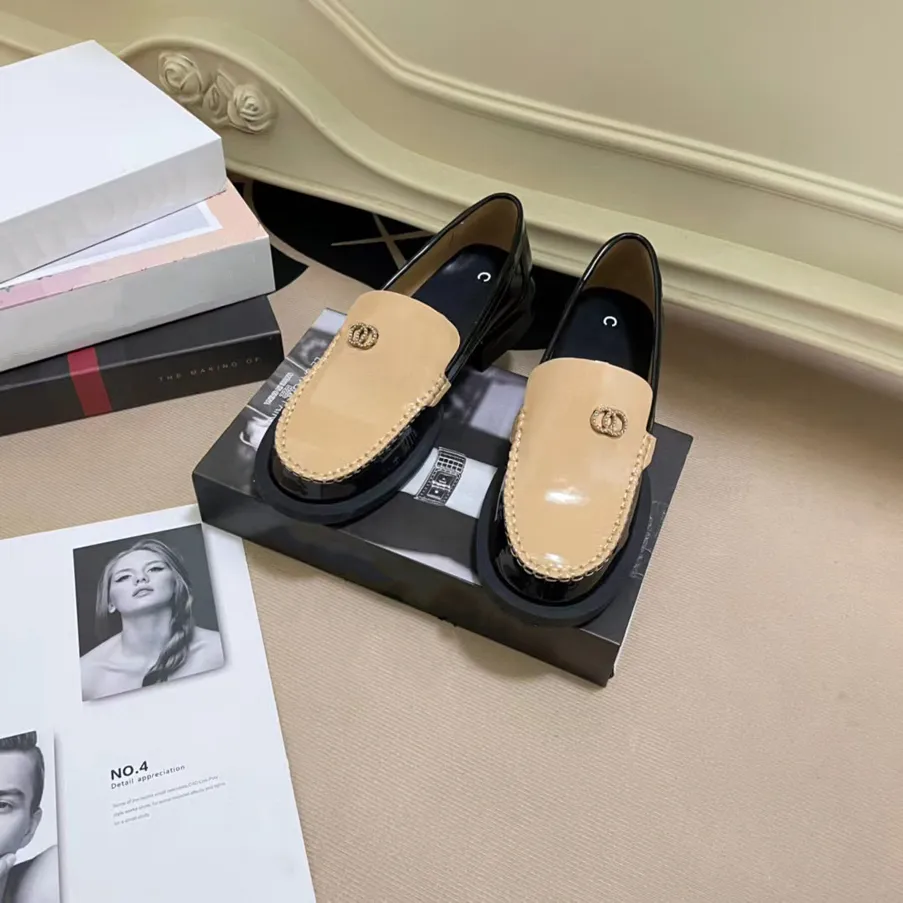 Espadrilles designer sko lyx sneaker kvinna casual sko canvas äkta läder loafers klassiska designstövlar tofflor slides av shoebrand s276 005
