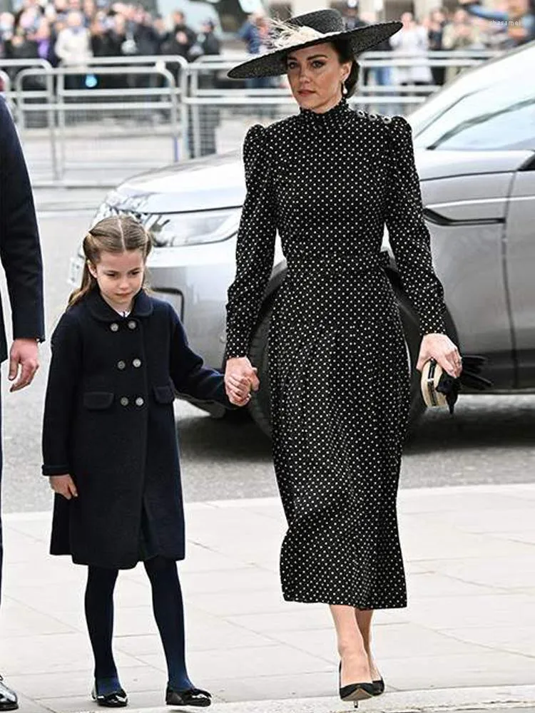 Robes décontractées princesse Kate femmes concepteur de haute qualité printemps automne mode élégant Vintage Dot imprimer Midi bureau fête