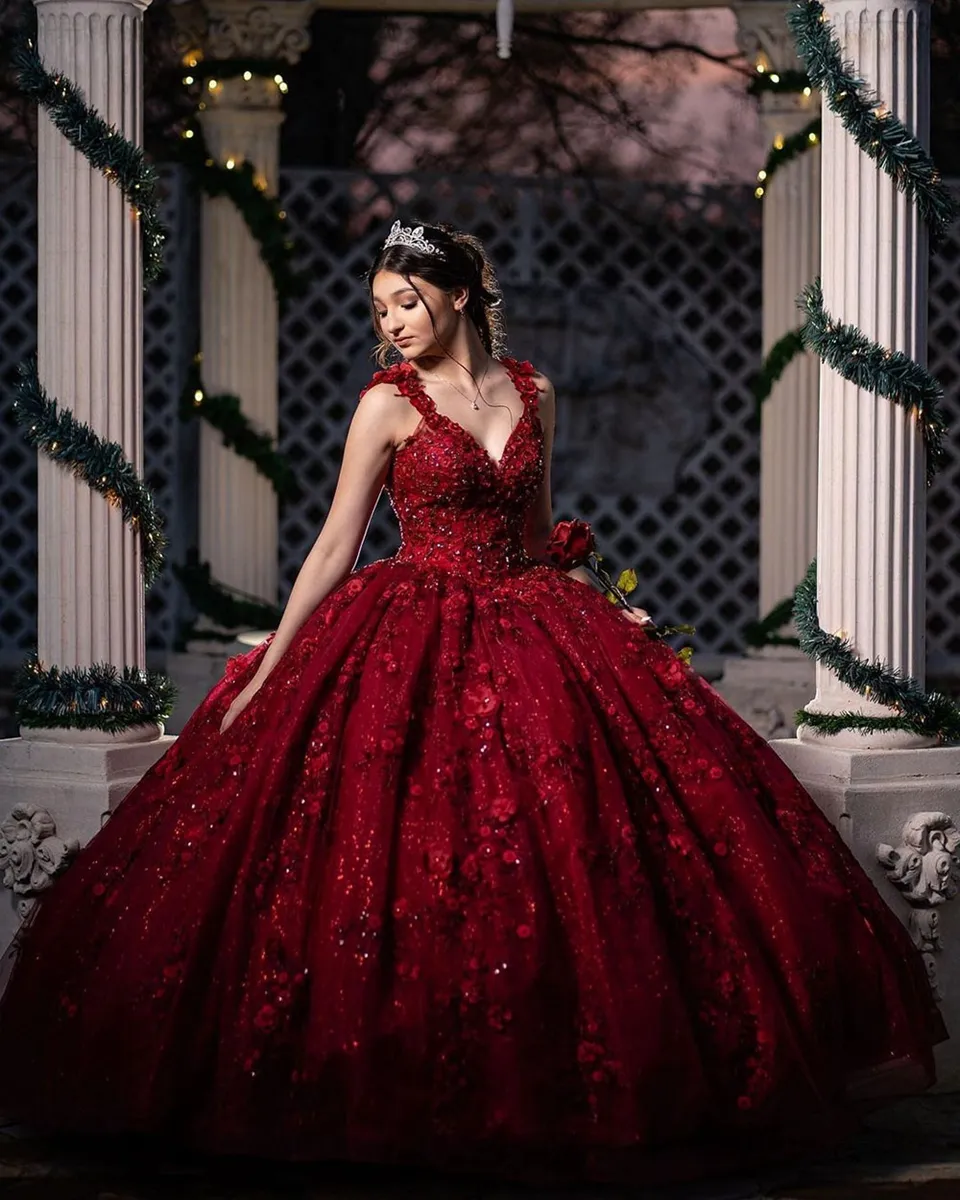 Paillettes Vin Rouge Sans Manches Col En V Quinceanera Robes 3D Floral Applique Cristal Perlé Paillettes Balle Fille Fête D'anniversaire Robe De Bal Charro Sweet 15 Débutante Robes