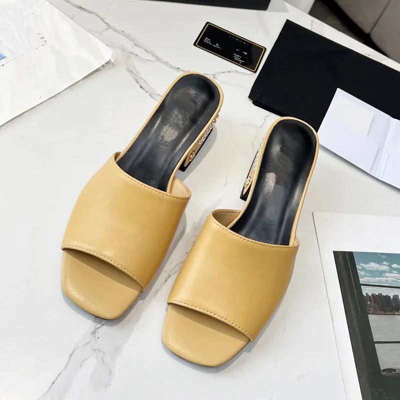 2023 Designer Pure color Square head Slides slippers Women Luxury leather Pearl ornament outdoor High heels Sandals ladys sexy shallow mouth slipper shoes size 35-41