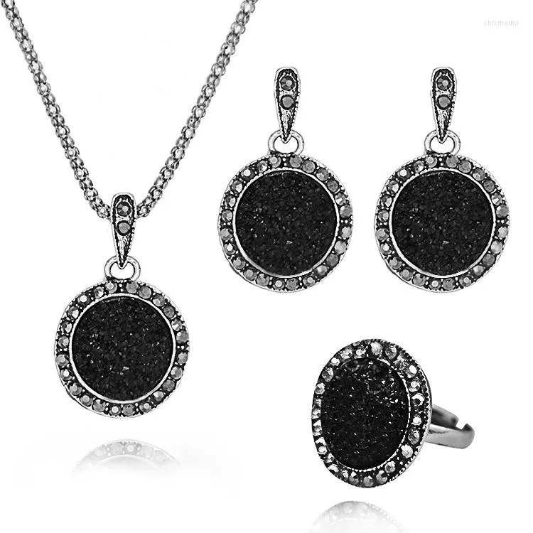 Brincos de colar Conjunto 2022 Classic Black Rhinestone Jewelry Fashion Três conjuntos de joias femininas de tesouro Bijoux