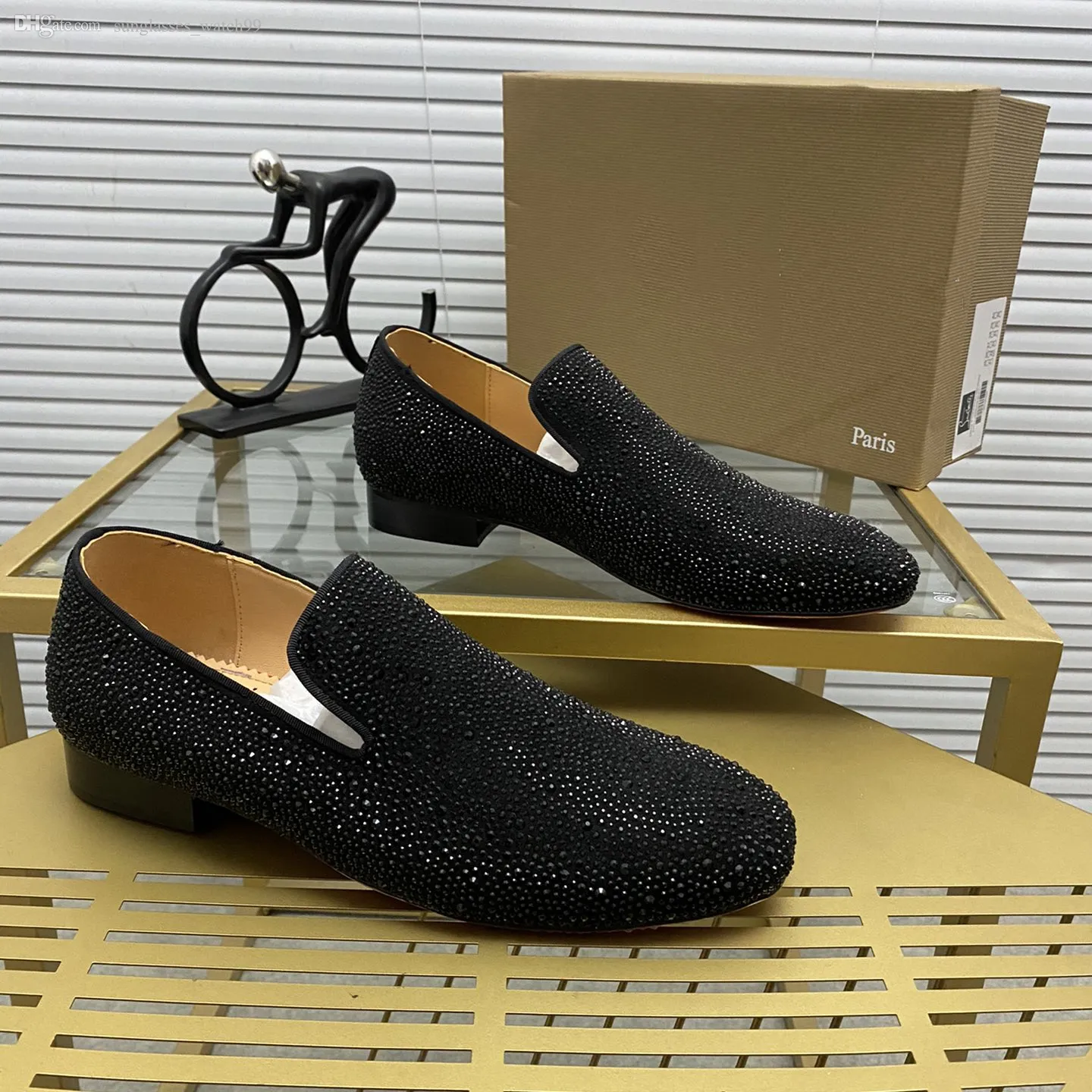 أفضل الأحذية المقيدة الأنيقة المصنوعة يدويًا مصمم جلدي حقيقي على طراز Rock Soyisex Red Soles Shoes Fashion Fashion Womens Diamond Encrusted Shoe 00203