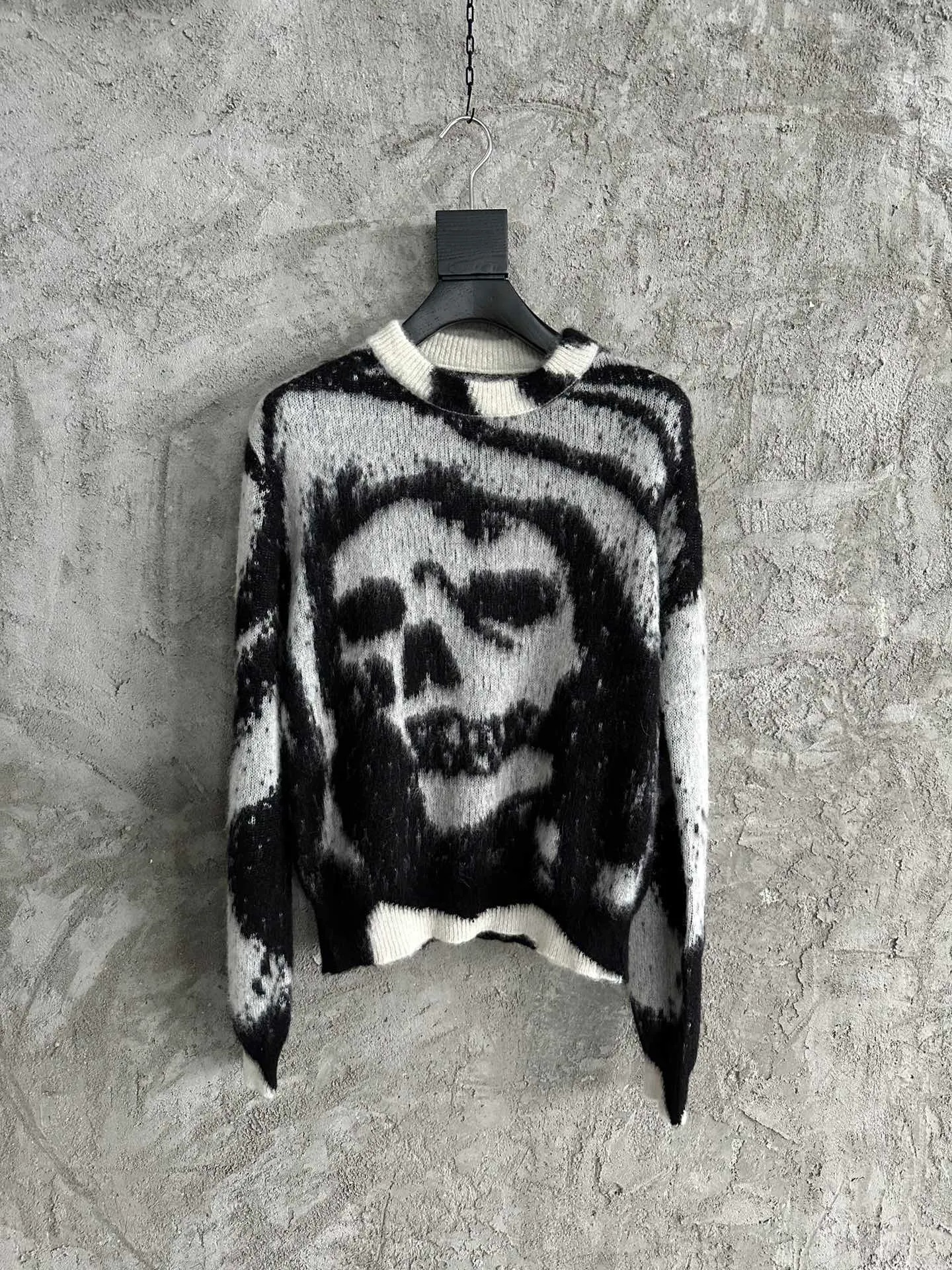 Skull pattern mohair round neck sweater designer for men and women senior classic casual multi-color autumn and winter