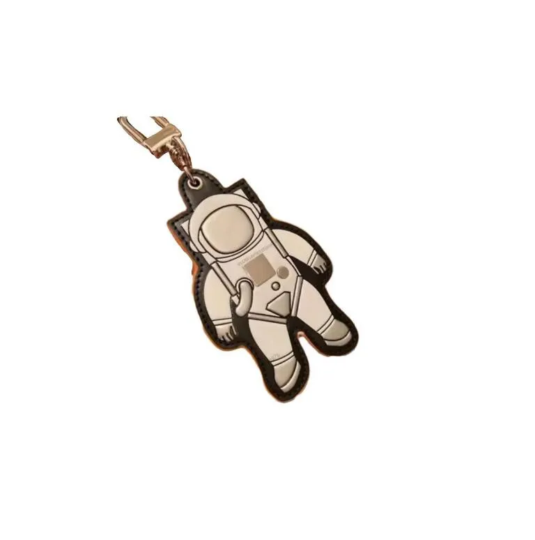 Spaceman Cool High Quality Keychains Lovers Keychain Leatherキーリングシルバーバックルメンズ女性バッグカーハンドバッグペンダントカップルAcces3011