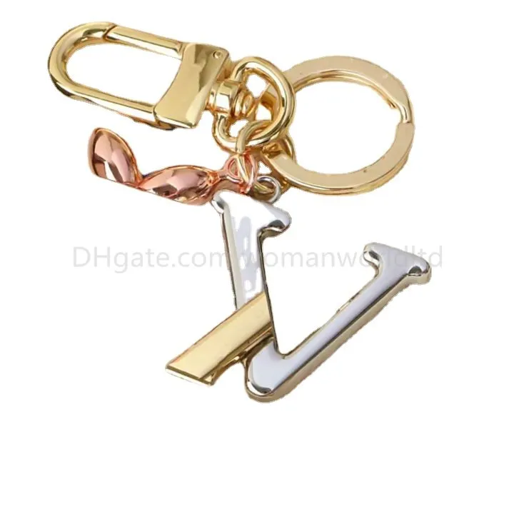 New Luxury Key Buckle Car Keychain Handmade Classic Keychains Man Woman Fashion Necklace Bag Pendant Accessories