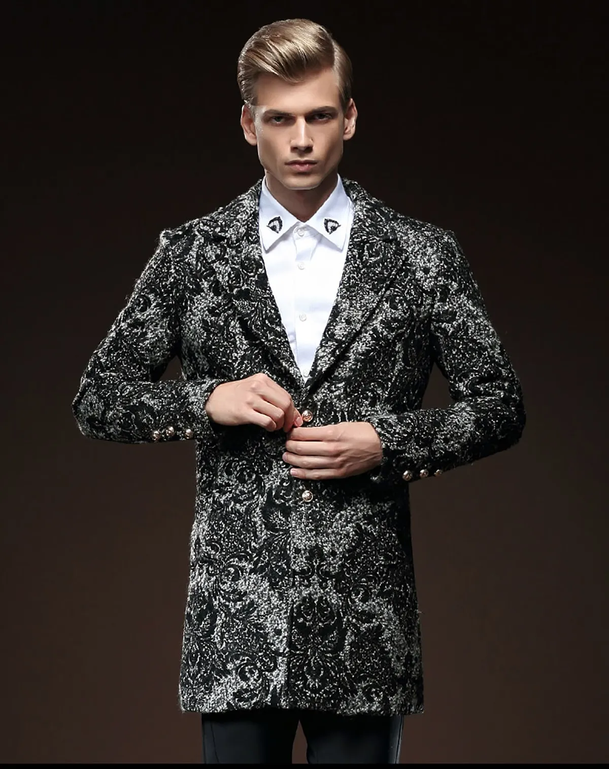 One Piece Wedding Tuxedos Men Suits Jacquard Weave Modern Formal Slim Two-Button Customized Fit Notched Lapel Three Outer Pockets Medium Long Coat