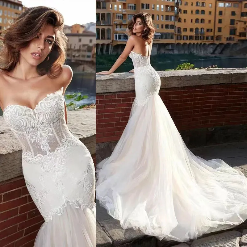 Nuovo bellissimo abito da sposa bianco da donna con scollo a cuore senza maniche a sirena, strascico con applicazioni, abiti da sposa in tulle