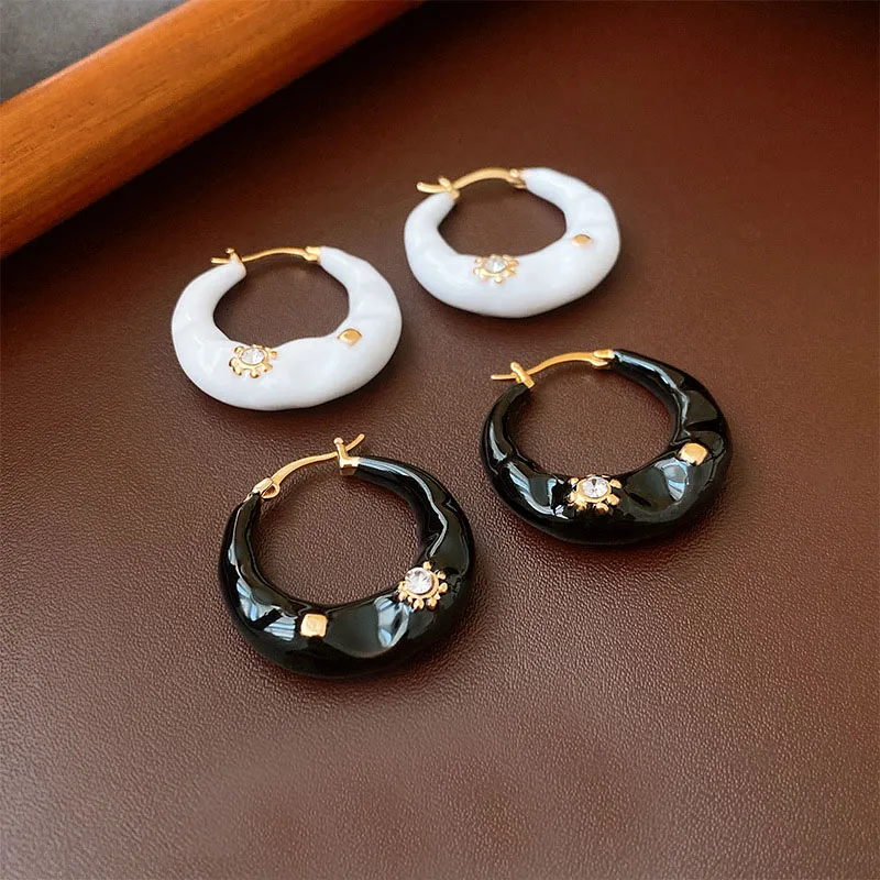 S3390 Vintage Gold Plated Enamel Hoop Dangle Earrings For Women Niche Design Earrings