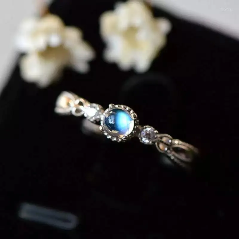 Cluster Rings Natural Blue Moonstone Ring Simple And Exquisite Good Quality Gemstone 925 Silver