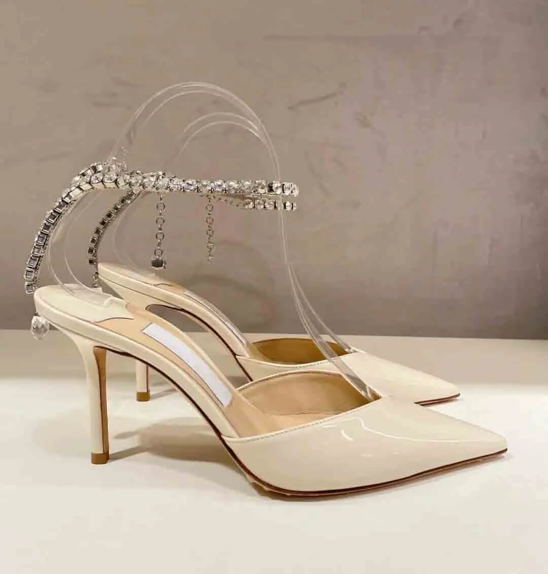 Saeda 85 mm Absatz Brautkleid Schuhe Pumps High Heels weißes Lackleder spitzer Zehenriemen Kristallverzierung Luxusmarken Desiger-Schuhe Schneller Versand mit Box
