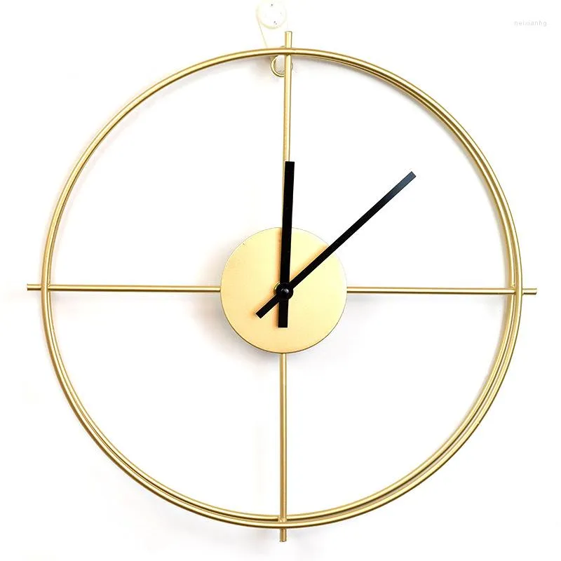 Orologi da parete Stile spagnolo Moderno Semplice Rotondo in ferro Orologio silenzioso Soggiorno Camera da letto Decorativo creativo Lusso nordico