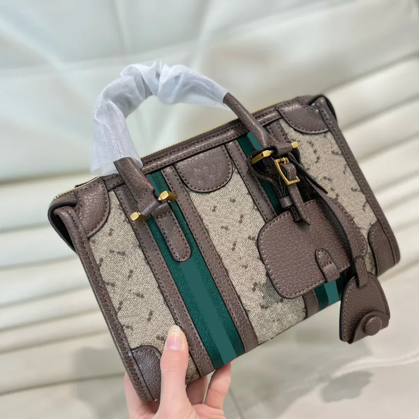 Tote Çanta Omuz Kadın İnek Orijinal Deri Tasarımcı Lüks Çantalar Büyük Kapasiteli Çantalar Crossbody Kız Çantası WXZ-1228165