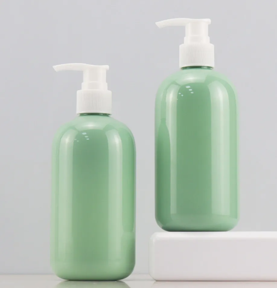 L'ultima bottiglia di shampoo per dispenser di sapone liquido da 12 once è disponibile in un'ampia selezione di colori con supporto logo personalizzato