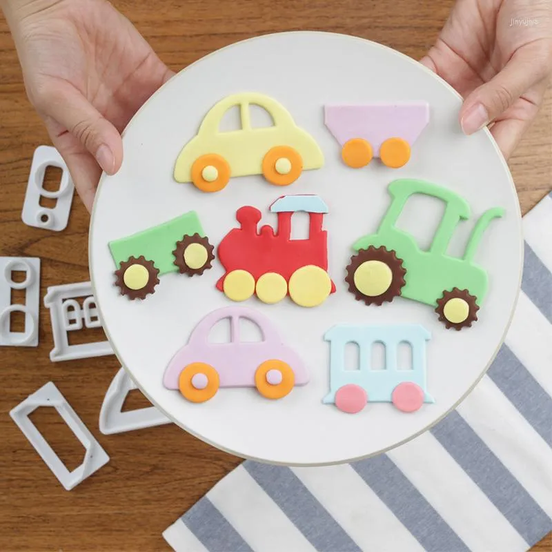 Moules de cuisson Fondant Gâteau Décoration Cookie Embosser Moule Dessin Animé Voiture Tracteur Train En Forme Biscuit Pâtisserie Timbre Main Presse Pour Outils