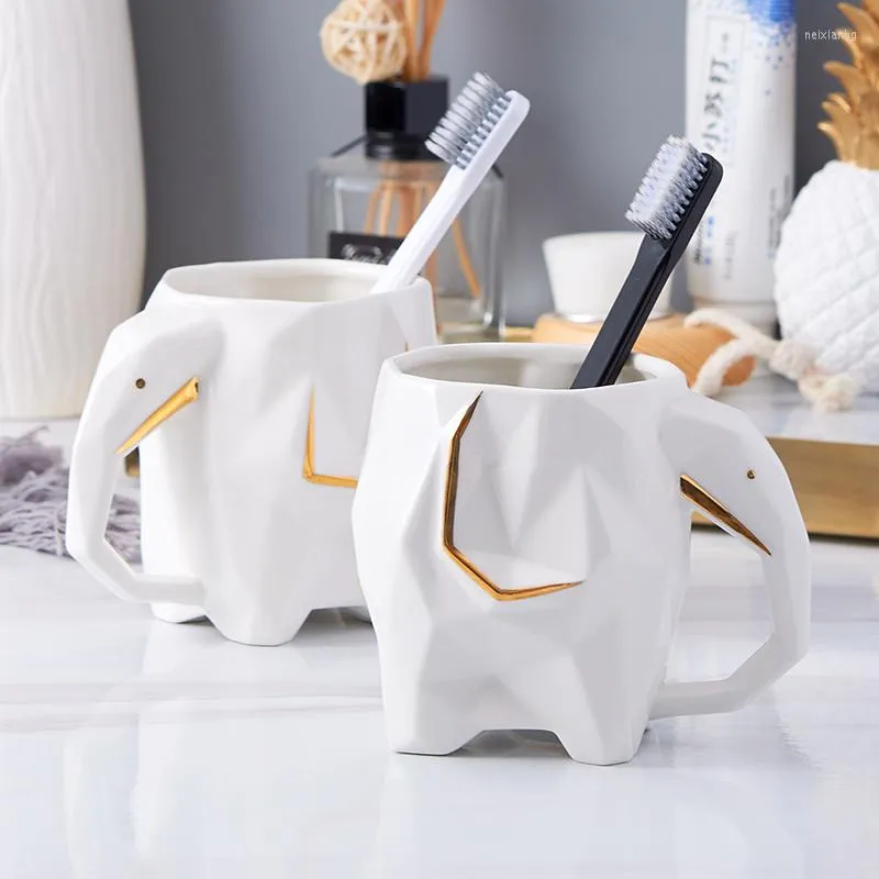 Set di accessori per il bagno Accessori per il bagno Simpatico elefante Portaspazzolino Dispenser di sapone Dentifricio Tazza Scatola in ceramica