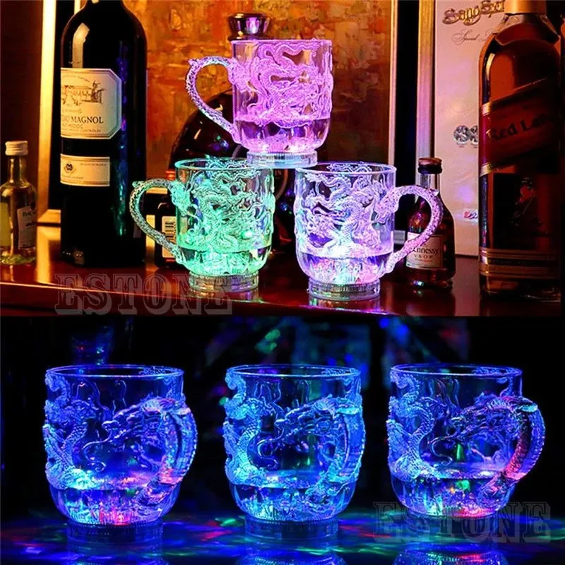 Verres à vin LED Flash Magic Couleur Changement Dragon Coupe d'eau Activé de bière Lumière Café Vin pour whisky Bar Mug Voyage Cadeau outil Gadgets RRA824