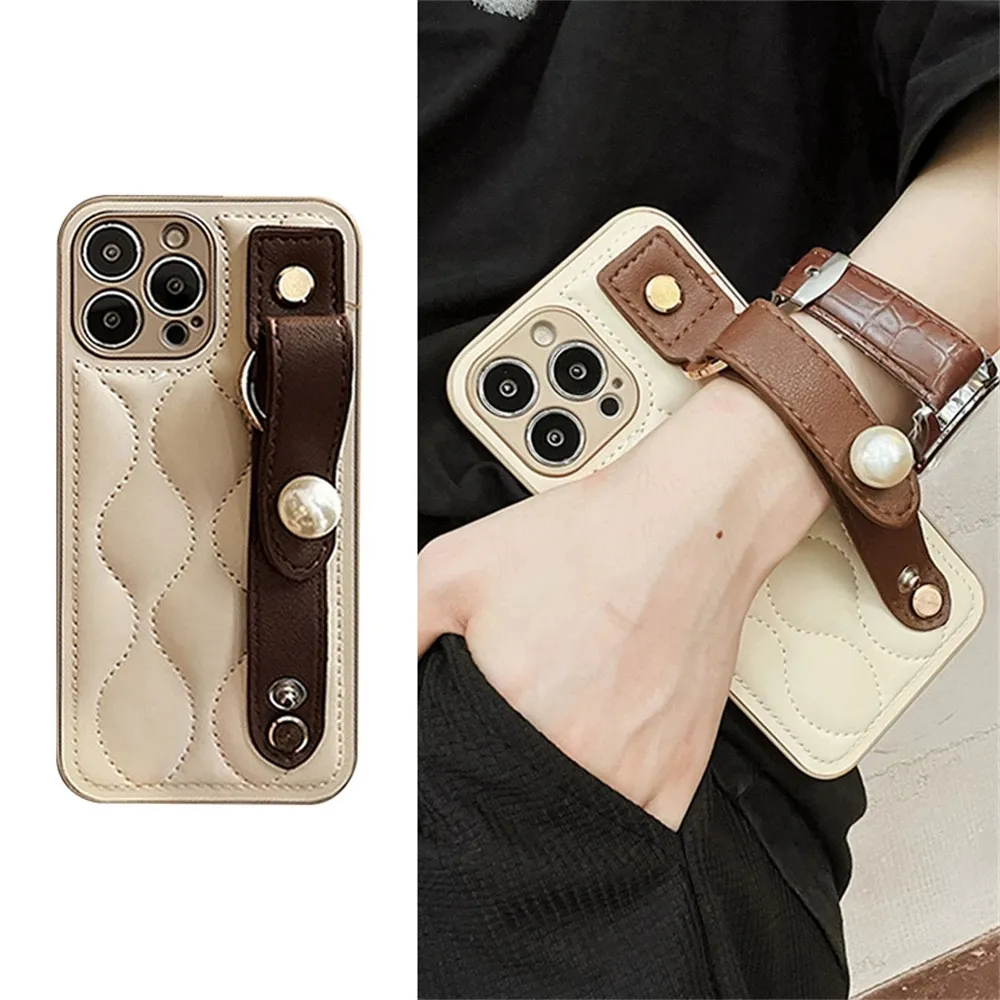 Luxe PU lederen handbandkoffer voor iPhone 14 13 12 11 Pro Max 6S 6 7 8 Plus X XS Max XR Stand Cover Cover Cover Cover Skin Patroon Harde Cases