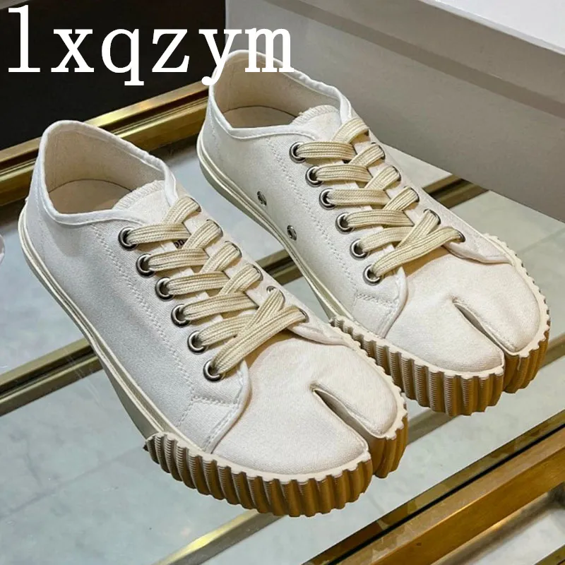 Latest sales canvas shoes