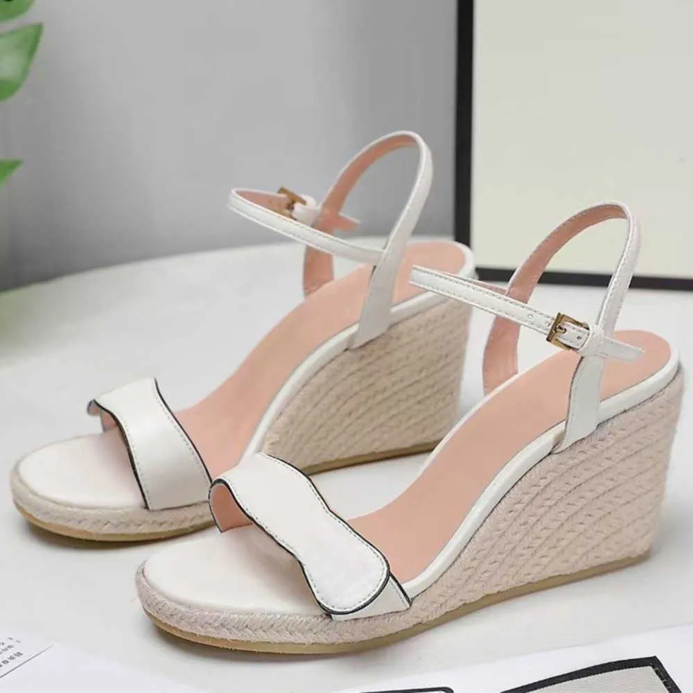 2021 Kobiety skórzana platforma klinowa Espadrille Designer Sandals Czarne białe obcasy z cielę