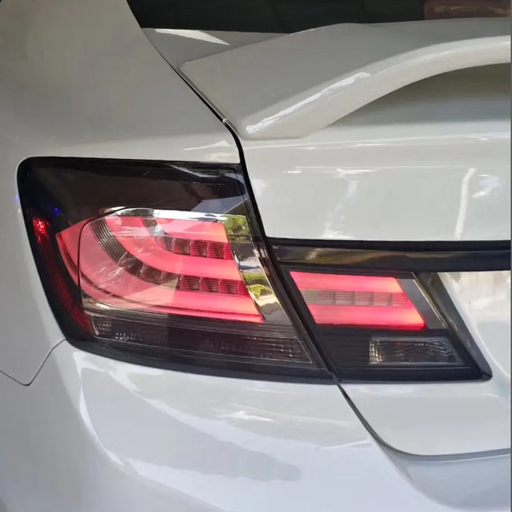 Bil TAILLIIGHTS MONTERING Dynamisk streamer Turn Signal Indicator Lamp för Honda Civic 9.5 LED Bakljusbromsning Ljus
