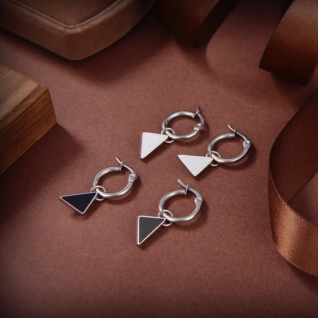 Design de luxe Boucles d'oreilles Mode pour Homme Femme Triangle inversé P Lettre incrustation Designers Bijoux PE1 --03 Fête Saint Valentin Cadeau