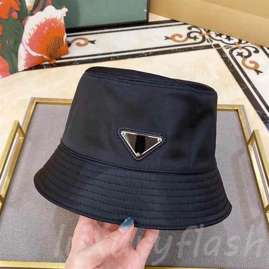 Pra Hats Bucket Hat Casquette Designer Estrelas com o mesmo passeio casual Flat-top pequeno chapéus de abas selvagens Triângulo Padrão Ins Ba233G