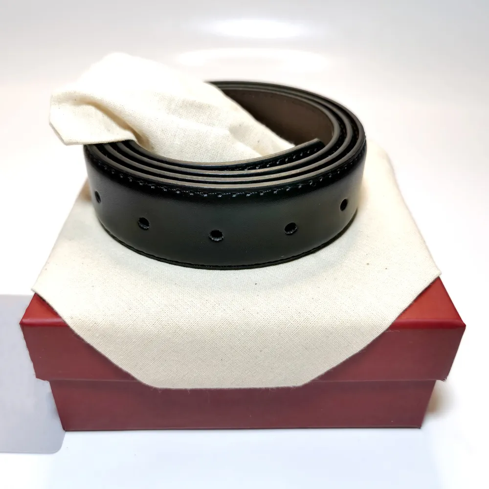 Pürüzsüz Tersinir Erkek Deri Kemer Tasarımcı Kemerleri 3.5 cm genişliğinde kemer, kutu boyutu 105-125cm içerir