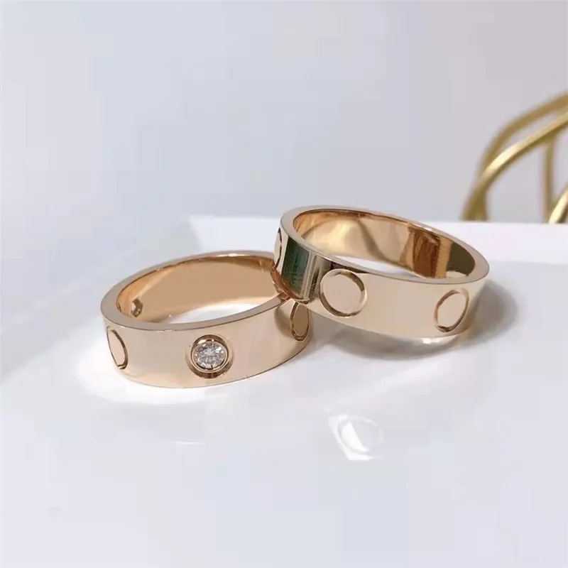 Designer Ring Titanium Steel Silver Love Rings Men and Women Rose Gold Jewelry Couples Christmas Ring Gift Party Wedding Accessori243n