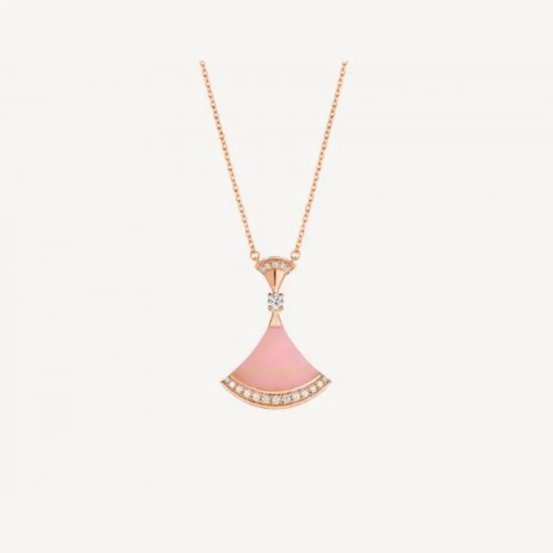 Womensjewelry Shell Pendant Necklace Gem Pendants Halsband Diamond Gold Sweat-Surewous and Colorfast Ladies Fashionhigh Romantic