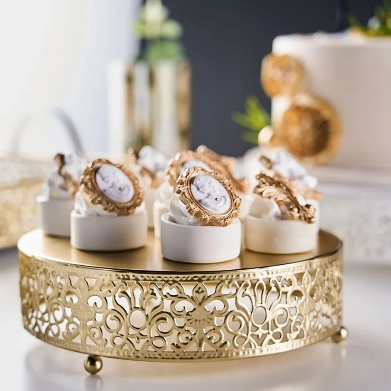 Matrimonio di lusso Decorazione per feste di compleanno Puntelli Rotondo Porta torta in metallo con fiore cavo Dessert Cupcake Pasticceria Espositore per vassoio