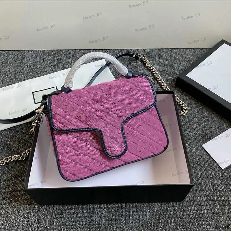2023 Kvinnlig lyxig lutad Straddle Bag designer handväska klassisk modekedja med axelväska bokstäver purse grossist topp