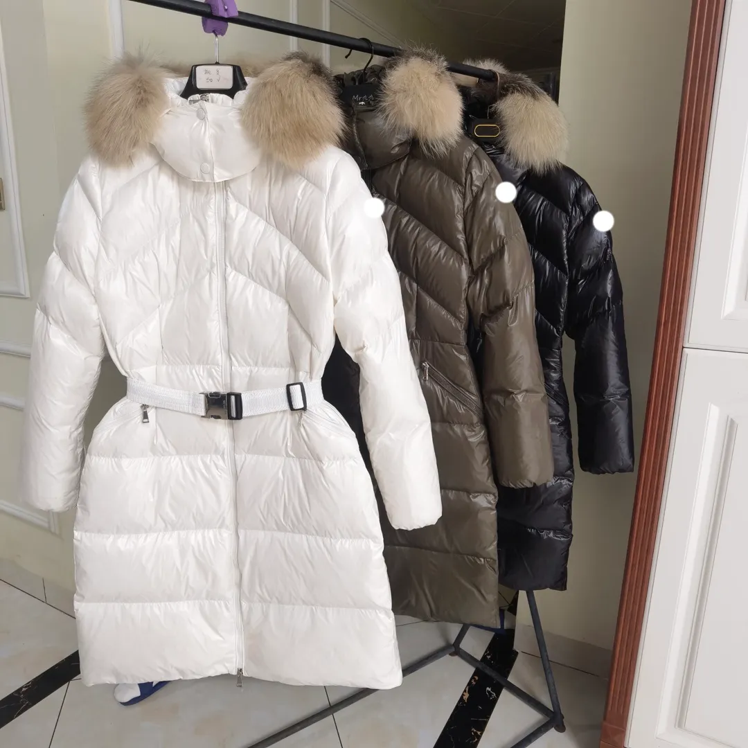 designer vrouwen Lange stijl donsjack geborduurde badge vrouwen winter Haarbal Taps toelopende taille puffer jas jassen Dames kleur wit zwart maat 1/2/3/4