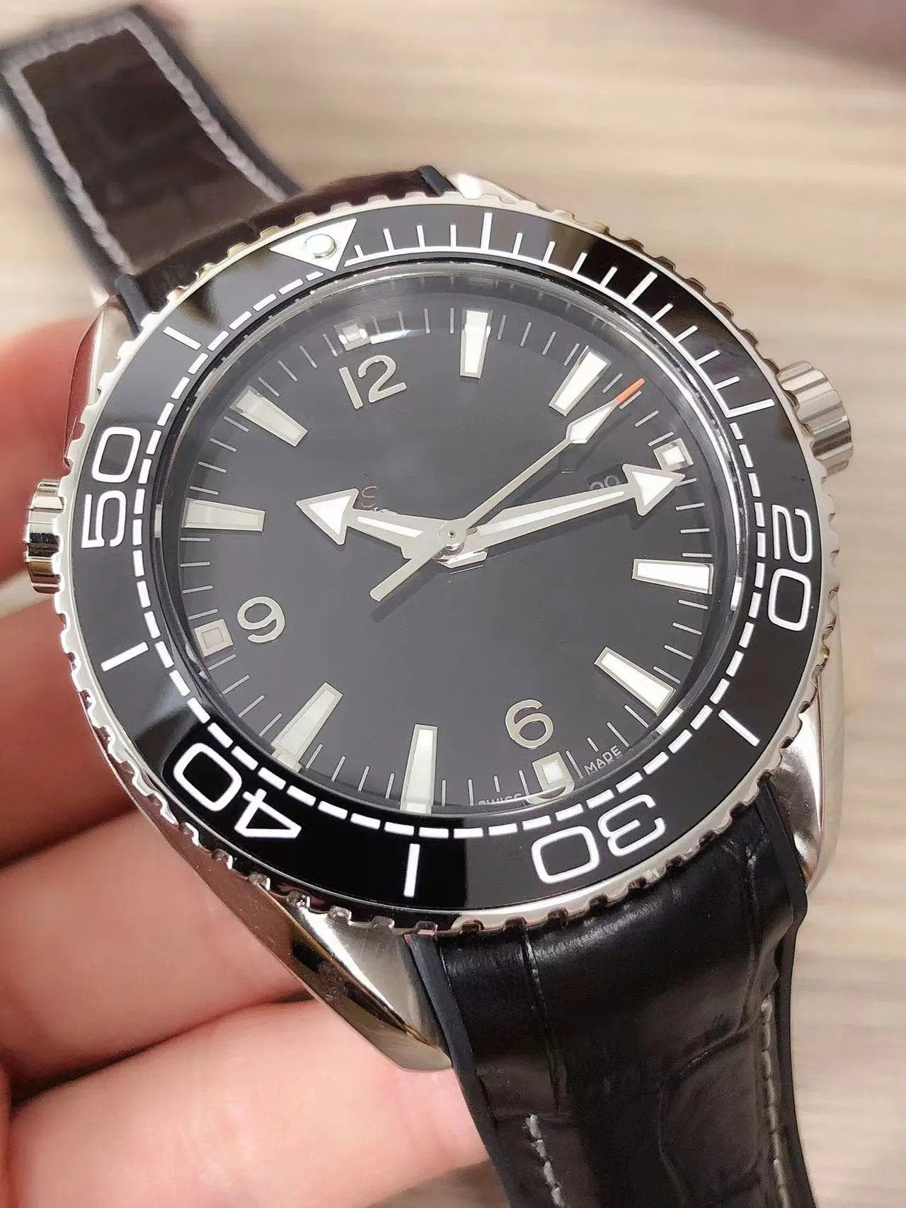 Top Mens Watch Automatyczny ruch maszynowy zegarki Sapphire odporne na zarysowanie szklane stalowe pasek super wodoodporny 014
