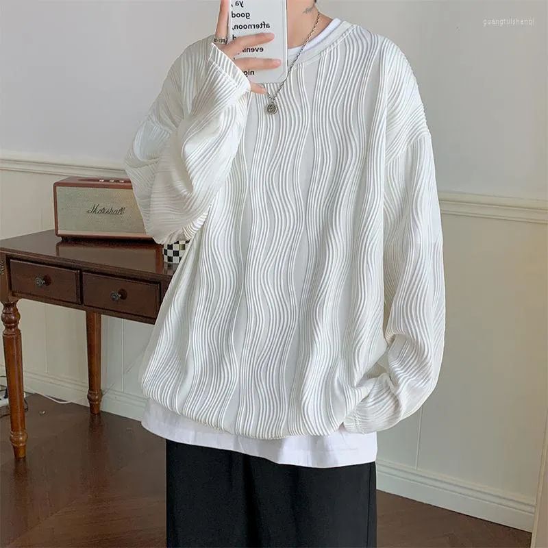 メンズTシャツブラックホワイトプリーツシャツメンファッションカジュアルアイスシルクTシャツ韓国のルーズロングスリーブメンズトップスプラスサイズM-5XL