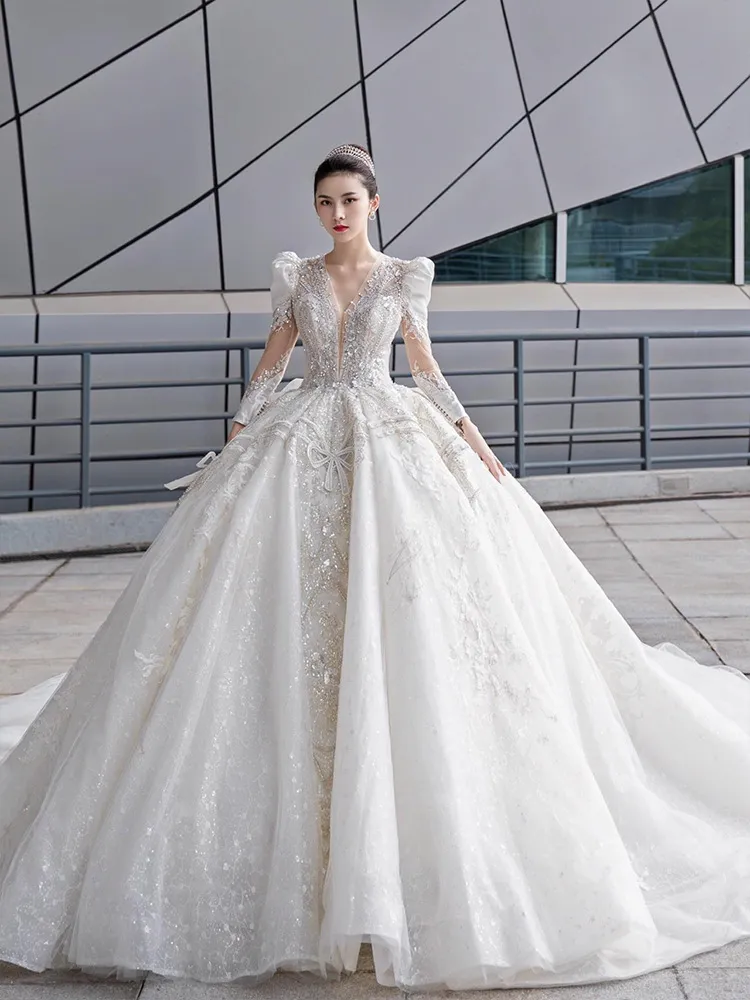 luxury Gorgeous A Line Wedding Dresses V Neck Princess Royal with Lace Appliques Bridal Gown vestido de novia