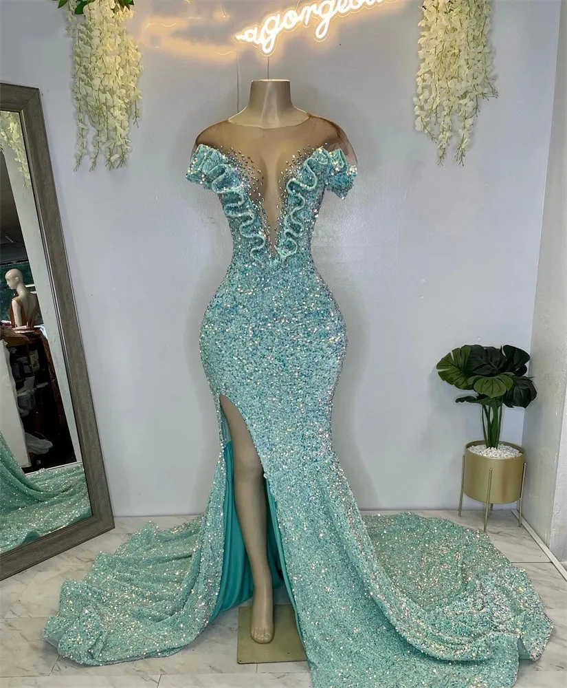 Sparkly Lake Blue O Collo Abiti lunghi da ballo Ragazze nere Abiti da sera con paillettes Increspature Abito formale Abito con spacco alto in rilievo Robe De