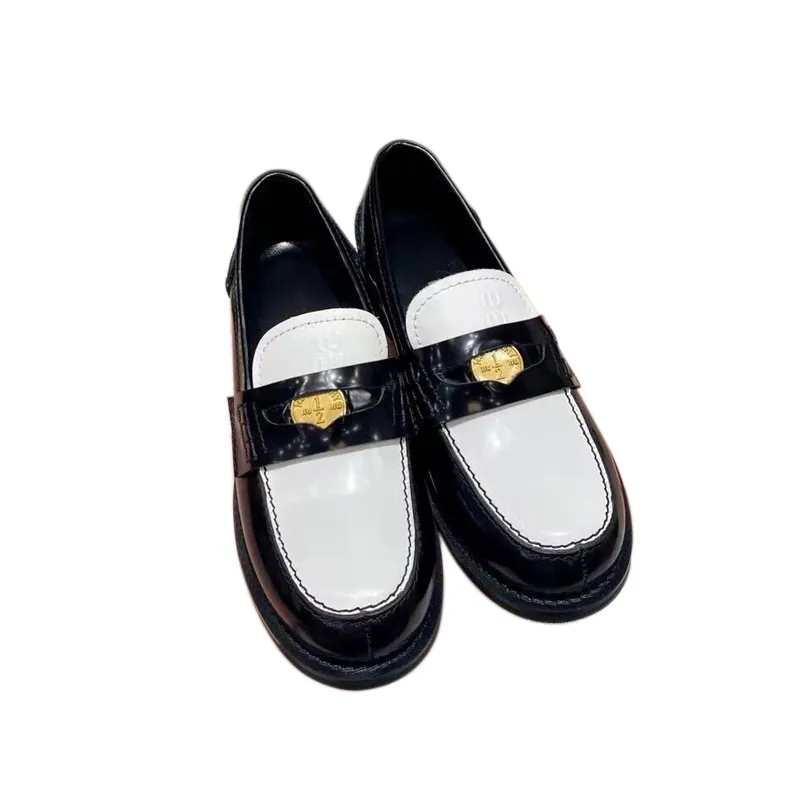 Talon Plat Quelles Chaussures Plates Avec Une Robe Mocassins De - Main Image