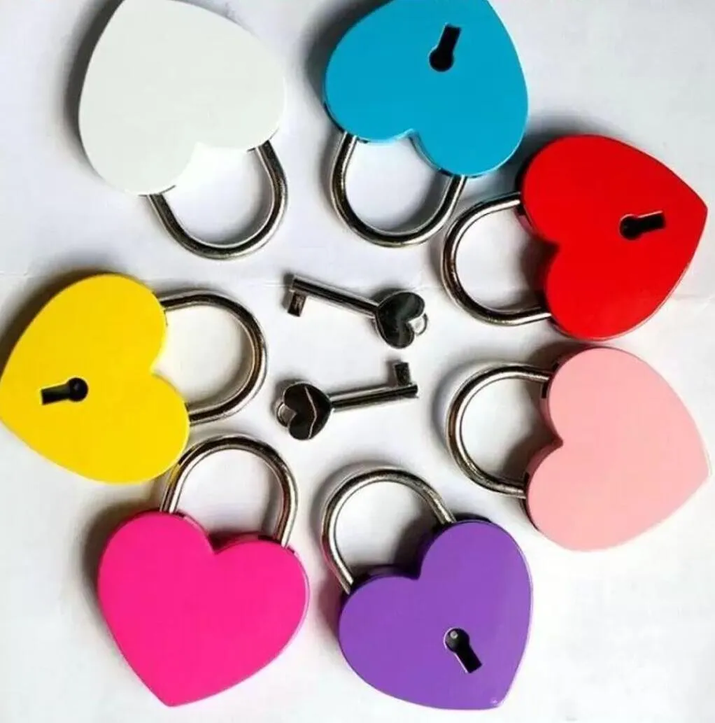 Creative Alloy Heart Form Keys Padlock Mini Archaize Concentric Lock Vintage Old Antique Door Locks with Keys New Pure Colors C1101