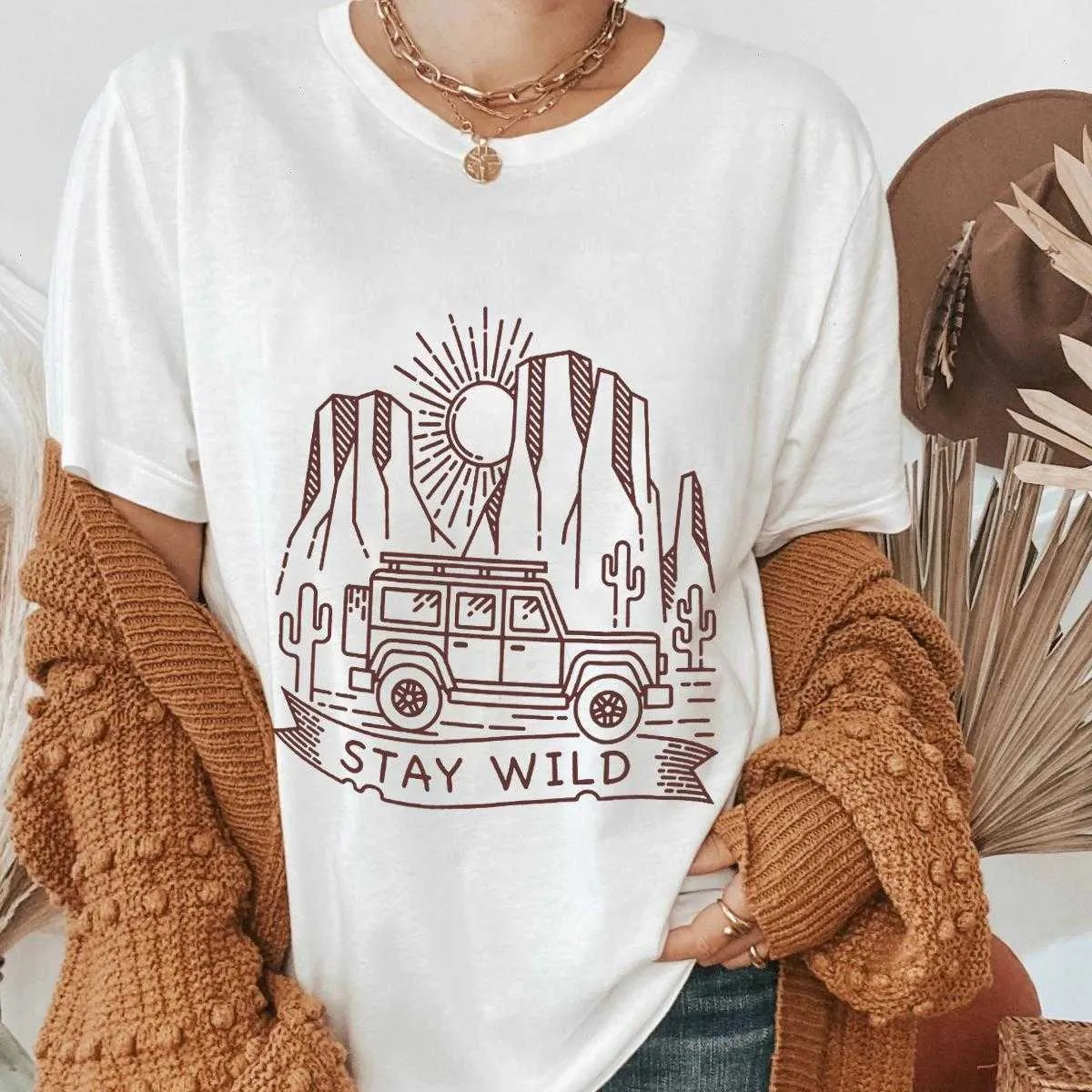 Stay Wild Tops T-shirt Camping Graphic Shirt Cactus Desert Scene Tee Women