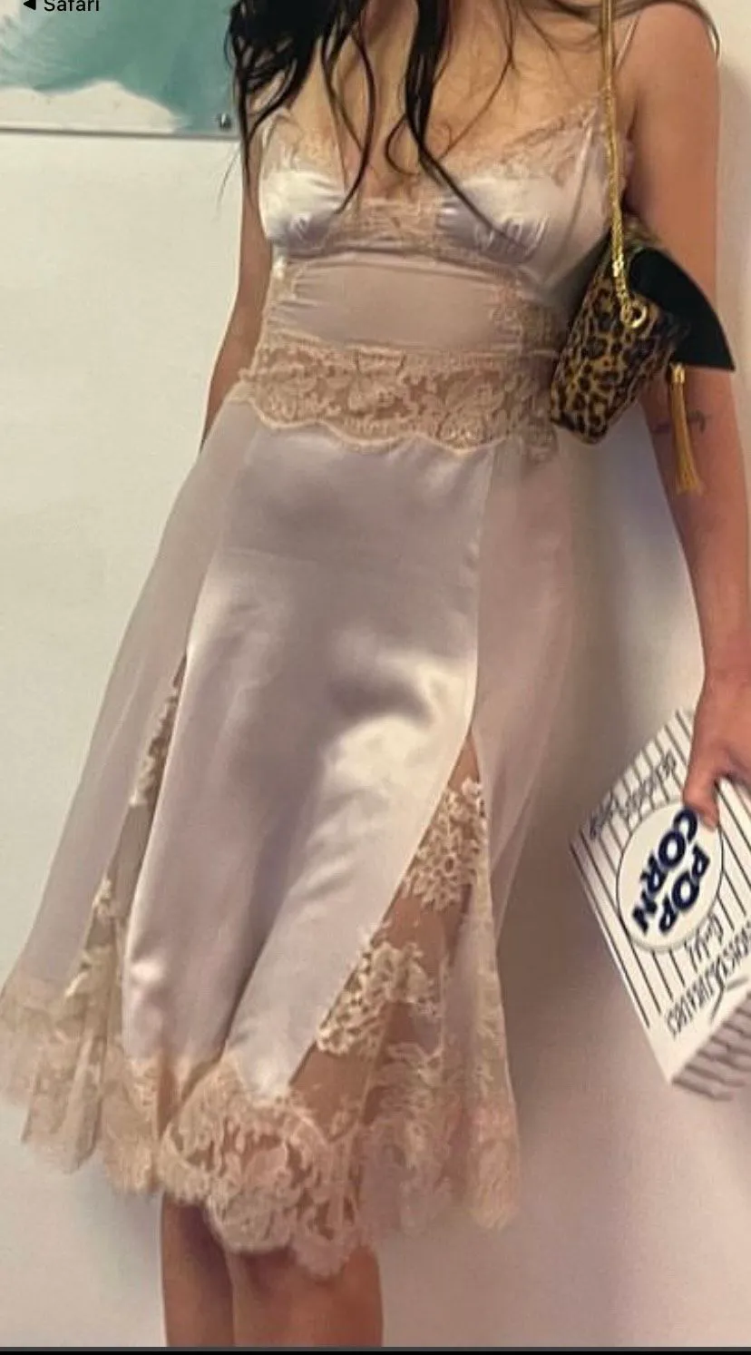 イブニングドレスの女性レースシルキースムースパジャマ服バルキエスファティナワレルゾグビービーズブラックフェザーレースVネックシース