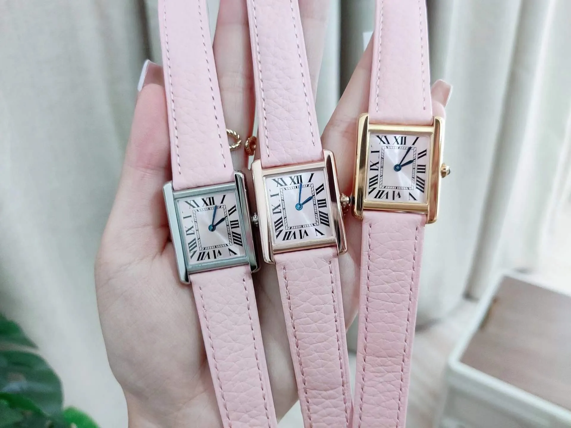 Fashion Women Roman Number Tank Watch Vintage Blue Pointer PolsWatch Pink Leather Quartz Horloges Geometrische rechthoekklok 24 mm 24 mm