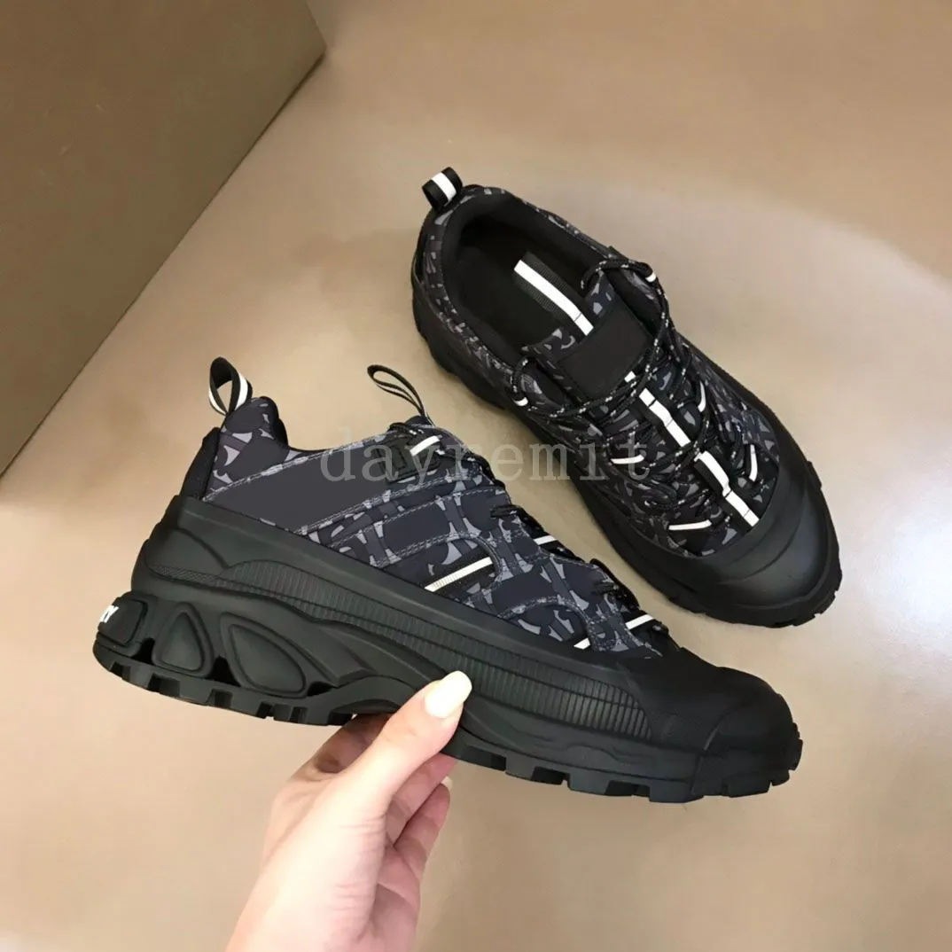 Burberry arthur sneaker leather 2025