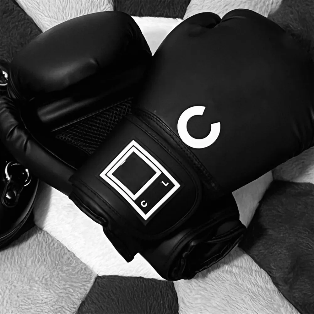 CHANNEL Gants de boxe Noir Édition limitée Party Punch Vintage Style rétro Taille adulte Jouer Sandbags Parry Hommes Femmes Fight Training Sanda Muay Thai