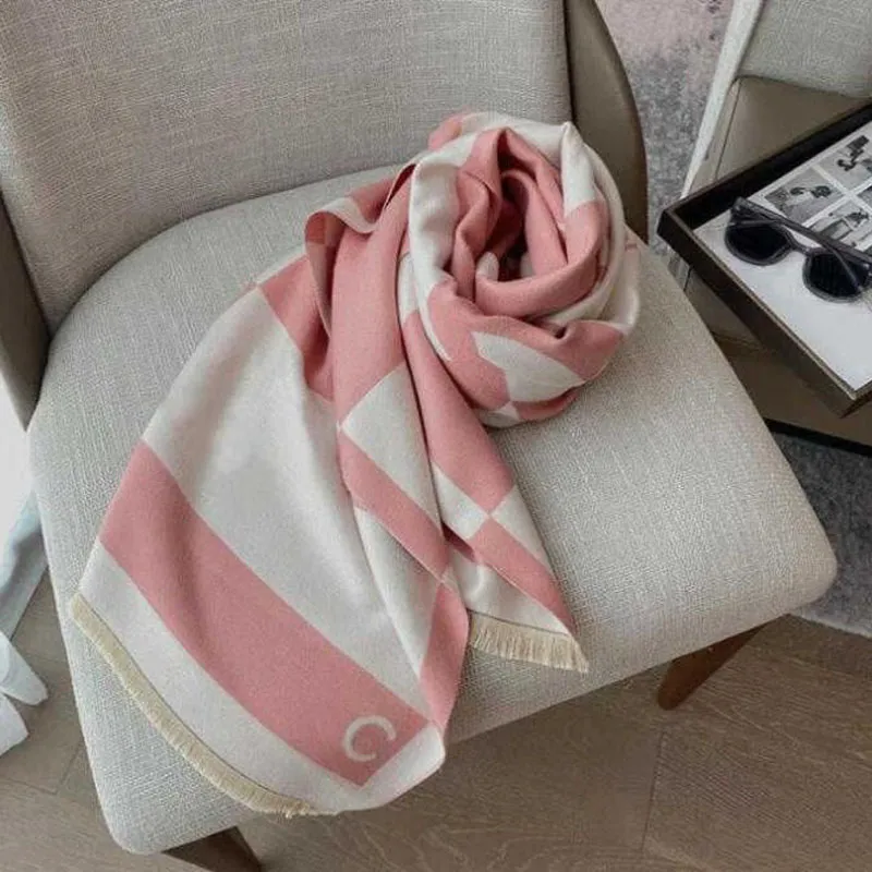 New Women Cashmere Scarves Designer Lady Winter Scarf Warm Soft Shawls Wraps Letter Print Classic Pashmina Wool Scarfs D2211023F