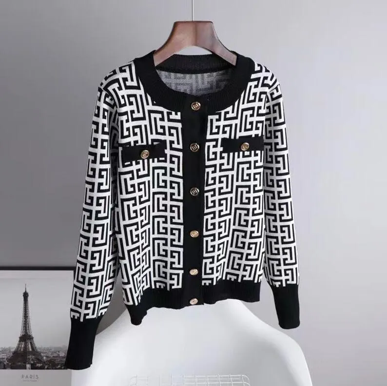 Casaco de camisolas femininas em pescoço de tamanho grande para designer de moda de manga longa Cardigan Coat Roupas femininas