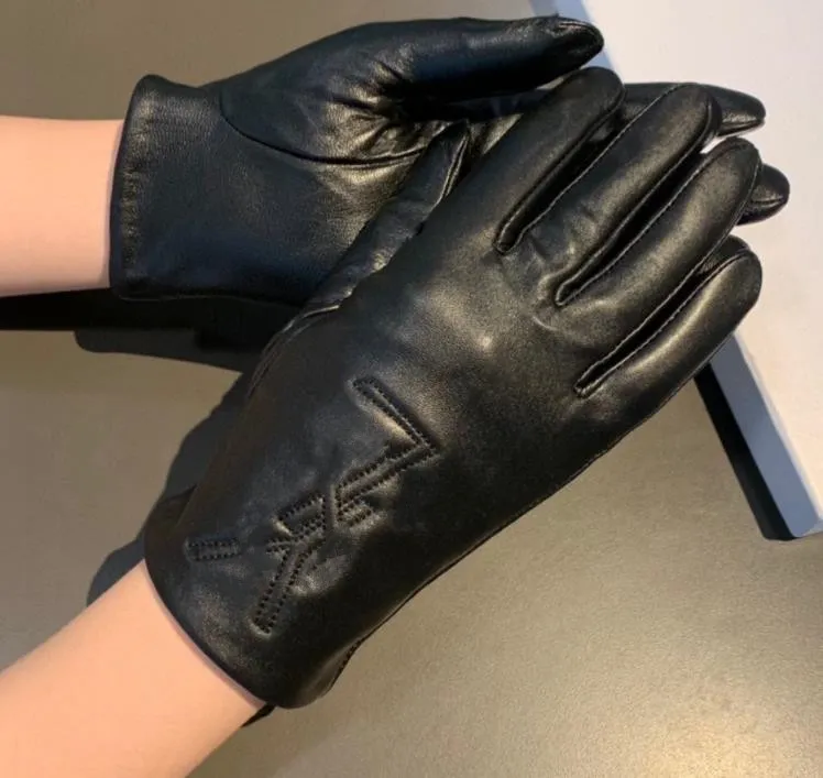 Guantes de diseñador para mujer CON CAJA Moda NEGRO piel de oveja vellón interior Carta guante Damas pantalla táctil invierno grueso war253u