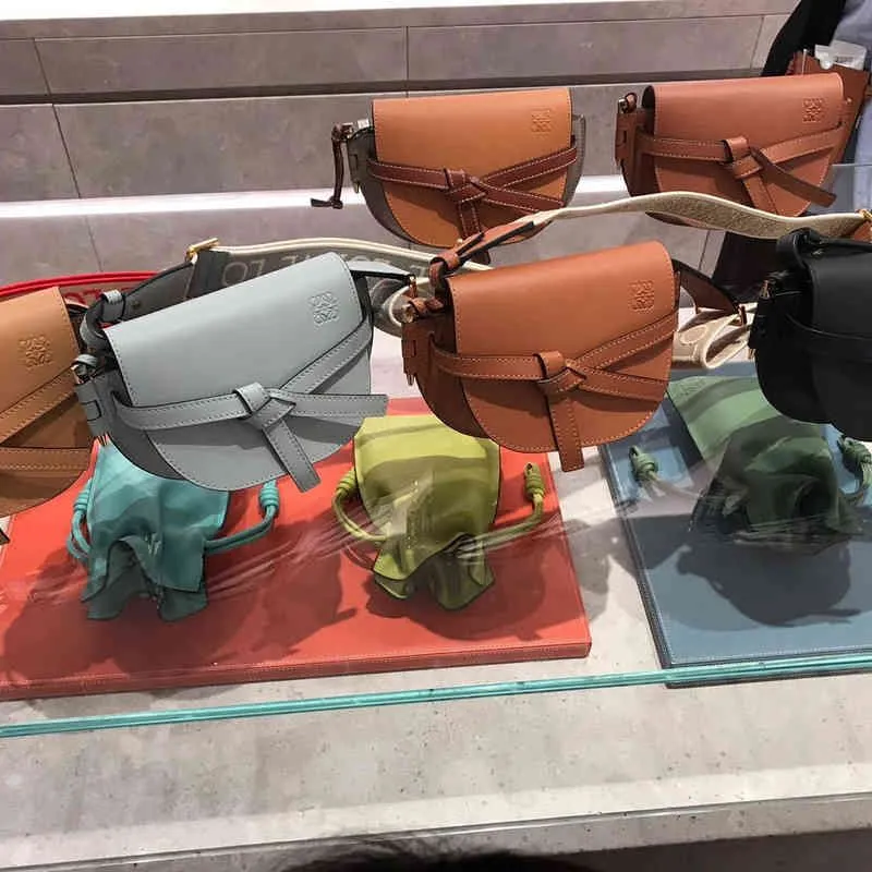 2022 حقيبة مصممة جديدة عالية المستوى لوي حقيبة العلامة التجارية بوابة المرأة المزدوجة مصغرة على الكتف حزام سرج واحد